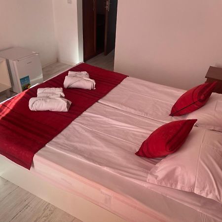 Ribarska Sreshta Family Hotel 茨雷沃 外观 照片
