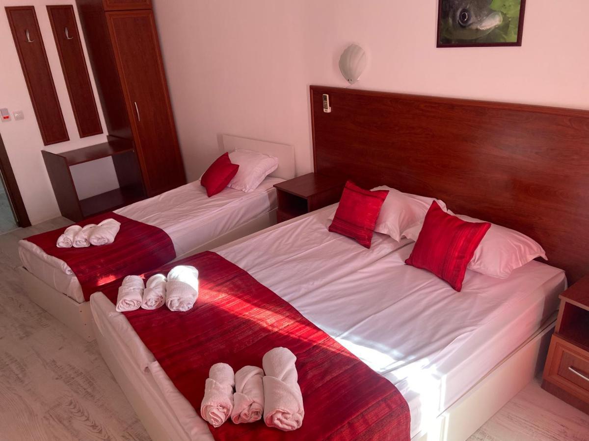 Ribarska Sreshta Family Hotel 茨雷沃 外观 照片