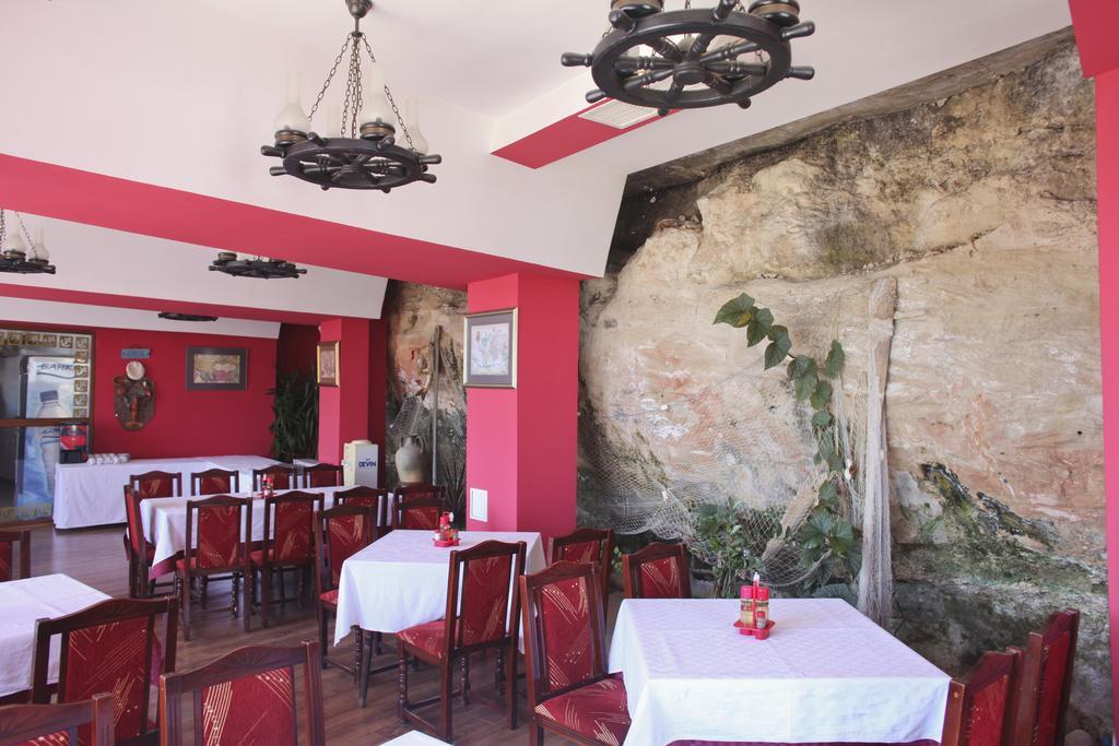 Ribarska Sreshta Family Hotel 茨雷沃 外观 照片