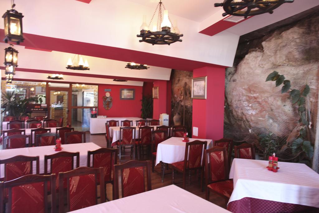 Ribarska Sreshta Family Hotel 茨雷沃 外观 照片