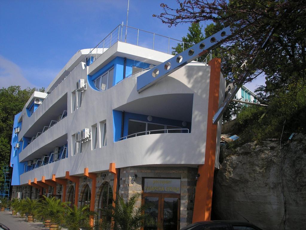 Ribarska Sreshta Family Hotel 茨雷沃 外观 照片
